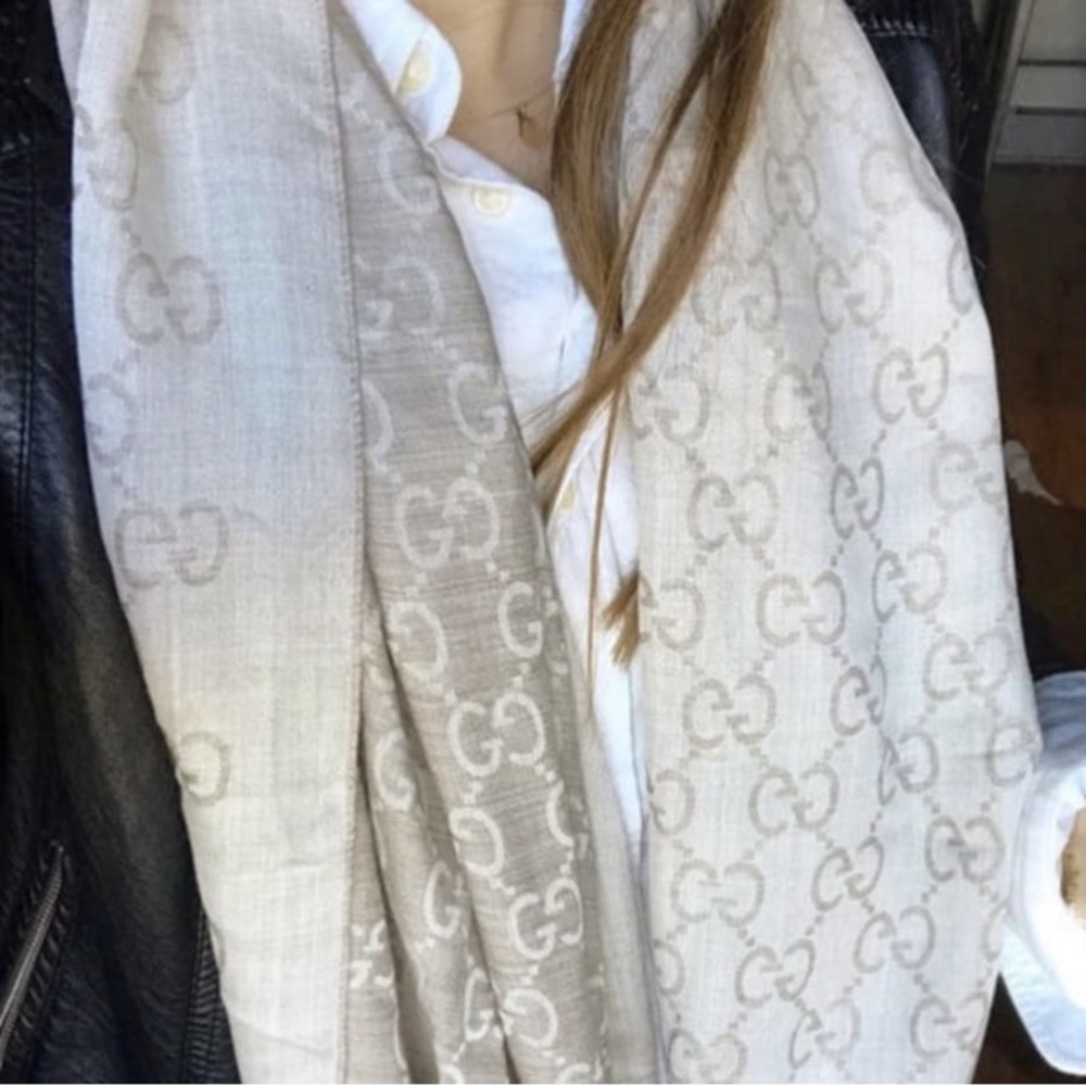 🔥🔥🔥 Gucci GG Wool/Silk Reversible Scarf Beige NEW AUTHENTIC 🔥🔥🔥 - Picture 7 of 11